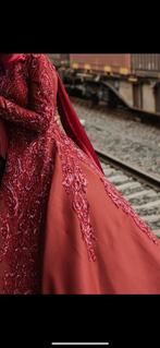 Trouwjurk bordeaux (M 42), Ophalen, Zo goed als nieuw, Rood, Trouwjurk