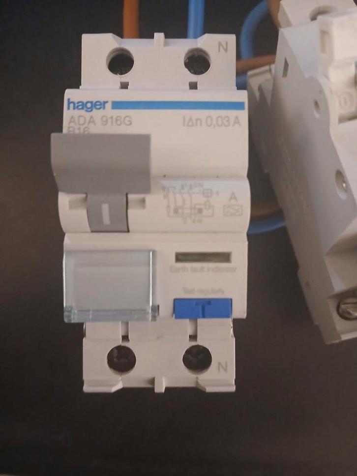 ABB 16A Installatieautomaat + Hager Aardlek, Doe-het-zelf en Verbouw, Elektra en Kabels, Overige typen, Ophalen of Verzenden