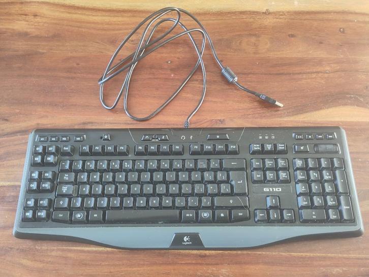 Knappe Logitech G110 toetsenbord, inclusief audio/video/USB, Computers en Software, Toetsenborden, Zo goed als nieuw, Qwerty, Bedraad