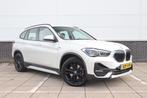 BMW X1 xDrive25e * PHEV * Sport Line * Trekhaak * Navigatie, Auto's, BMW, Gebruikt, Leder en Stof, Wit, Bedrijf