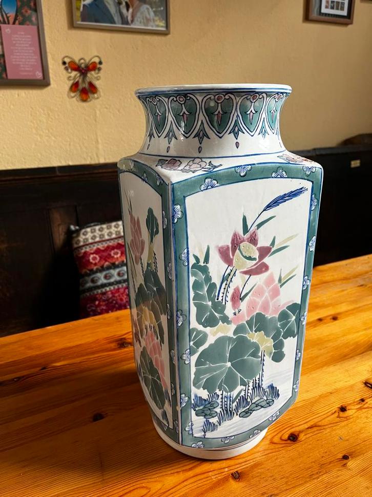 Antieke handgeschilderde vaas met bloemmotieven, Antiek en Kunst, Antiek | Vazen, Ophalen