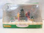 Lemax 93762 Decorating Front Yard Tree  K8/4, Diversen, Kerst, Ophalen of Verzenden, Zo goed als nieuw