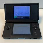 Nintendo DS Lite Zwart + oplader | Gebruikt, Nintendo, Gebruikt, Support@nintendo.com, 11-1 Hokotate-cho, Kamitoba, Minami-ku
Kyoto 601-8501
Japan
