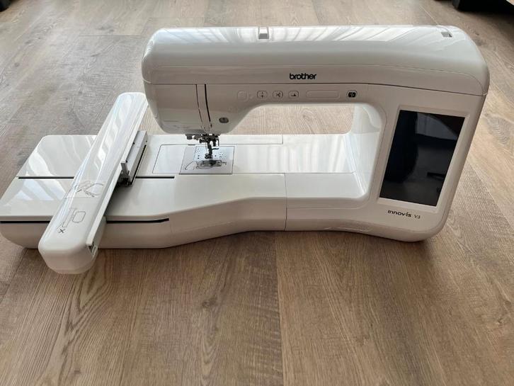 Borduurmachine Brother Innov-is V3   met Brother troley, Hobby en Vrije tijd, Borduren en Borduurmachines, Zo goed als nieuw, Borduurmachine
