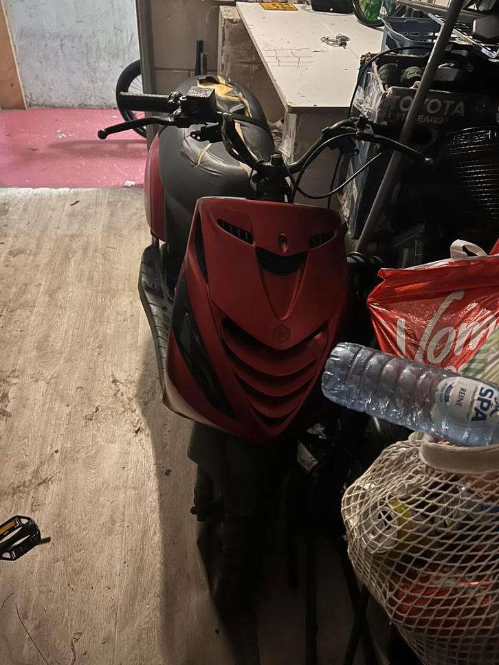 80cc zip met wok- MOET WEG, Fietsen en Brommers, Scooters | Piaggio, Gebruikt, Zip, Maximaal 45 km/u, Benzine, Ophalen of Verzenden