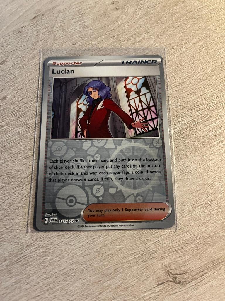 Lucian (Holo) 157/167 Twilight Masquerade - Pokémon Kaart, Ophalen of Verzenden, Nieuw, Losse kaart, Foil
