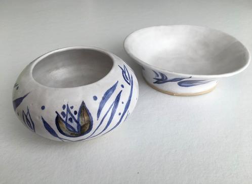 Set Bolvaasje en schotel tulpen motief keramiek, Huis en Inrichting, Woonaccessoires | Vazen, Zo goed als nieuw, Aardewerk of Porselein