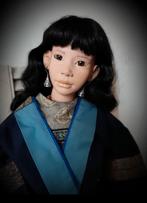 Mooie oosterse pop van Renate Hockh, Yue 1993, Ophalen, Gebruikt, Pop