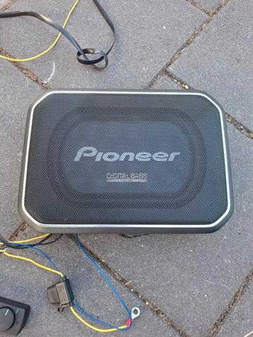 Pioneer stoelsubwoofer beschikbaar voor biedingen