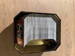 Yu-Gi-Oh! Tin vol met oude kaarten in zeer goede staat!, Zo goed als nieuw, Meerdere kaarten, Verzenden