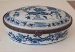 Porseleinen doosje met Blue Onion Motief Delfts blauw, Antiek en Kunst, Antiek | Porselein, Ophalen of Verzenden