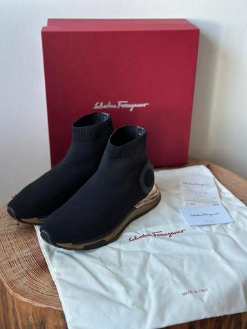 Salvatore Ferragamo Sneakers Maat 39 beschikbaar voor biedingen