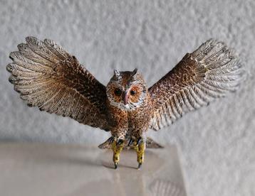 Poppetje Uil beschikbaar voor biedingen
