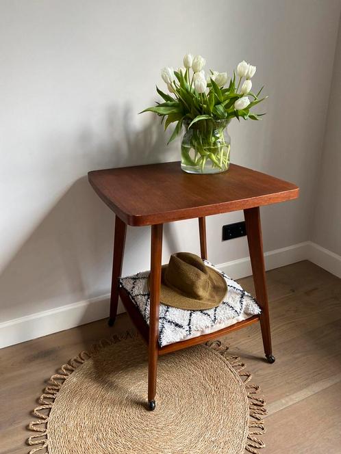 Vintage sidetable / bijzettafel / trolley, Huis en Inrichting, Tafels | Sidetables, Gebruikt, 50 tot 75 cm, 50 tot 100 cm, Vierkant