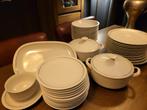 Mooi royal compleet servies - 38 delig, Huis en Inrichting, Keuken | Servies, Ophalen of Verzenden, Zo goed als nieuw, Effen, Porselein