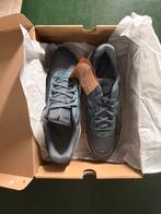 Asics Gel-Kinetic Fluent carrier gray/pure silver - maat 45, Blauw, Nieuw, Ophalen of Verzenden, Sneakers of Gympen