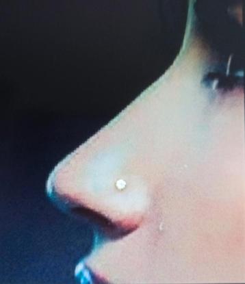 Neuspiercing, br.1,2mm,chirurgisch staal met strass steentje beschikbaar voor biedingen