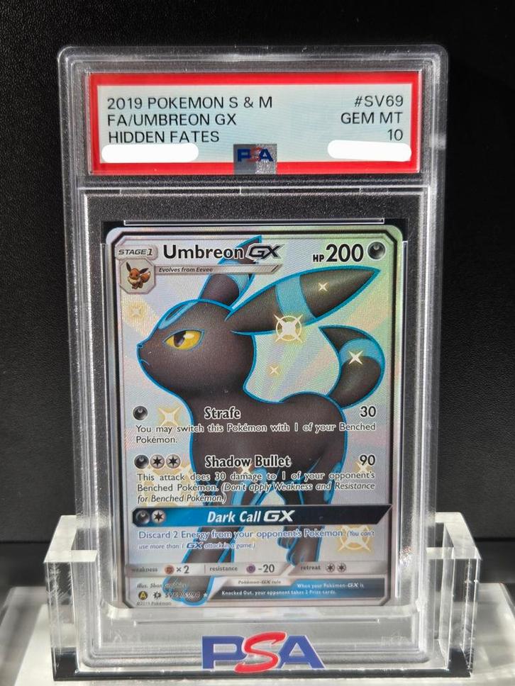 PSA 10 - Umbreon GX #SV69 (2019 Hidden Fates), Hobby en Vrije tijd, Verzamelkaartspellen | Pokémon, Zo goed als nieuw, Ophalen of Verzenden