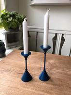 Twee mooie vintage blauwe kandelaars, Blauw, Ophalen of Verzenden, Metaal, Kandelaar