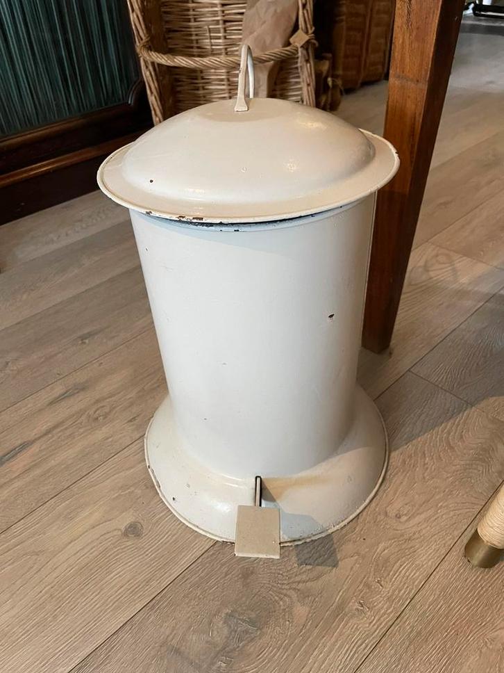 Leuke Oude Witte Pendaalemmer, Brocante Vuilnisemmer, Wit, Huis en Inrichting, Woonaccessoires | Prullenbakken, Gebruikt, Minder dan 50 cm