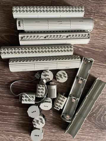 Oude LEGO Technic Motoren & Batterijhouders beschikbaar voor biedingen