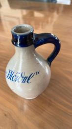 Delftsblauw kannetje (azijn of wijn?) 0,25 ml inhoud, Antiek en Kunst, Antiek | Keramiek en Aardewerk, Ophalen of Verzenden