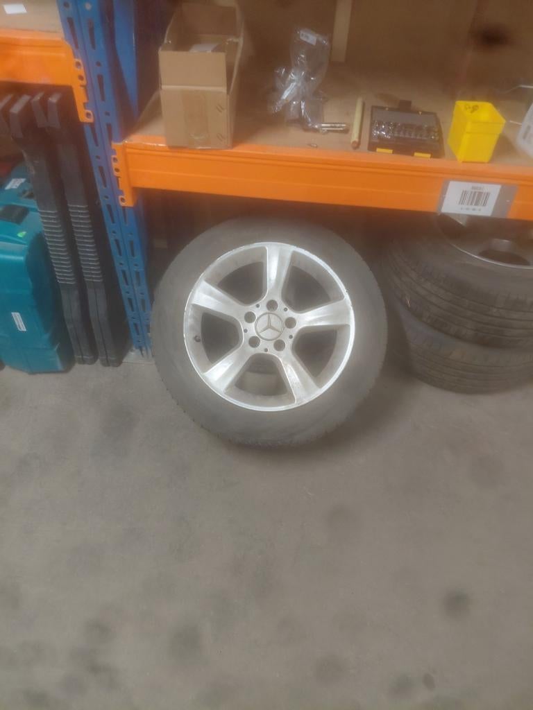 Mercedes Velgen met Zomerbanden - Redelijk Profiel, Auto-onderdelen, Banden en Velgen, Ophalen, Gebruikt, 16 inch, Banden en Velgen