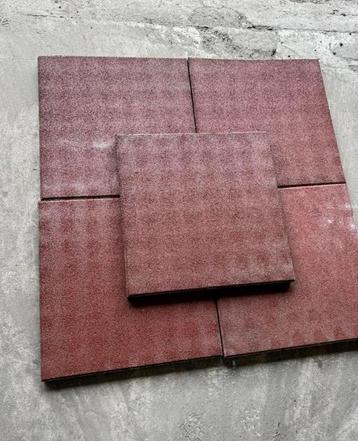 Rubberen tegels 50x50 7 stuks beschikbaar voor biedingen