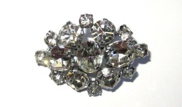 Retro helder kristallen broche. beschikbaar voor biedingen