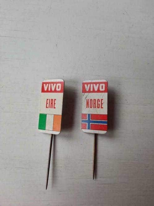 2x VIVO Eire + Norge Ierland Noorwegen Speldjes Speldje, Verzamelen, Speldjes, Pins en Buttons, Gebruikt, Speldje of Pin, Stad of Land
