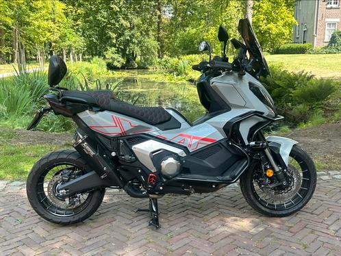 Honda X-ADV750. Nardo grey 1500km. Full option, Motoren, Motoren | Honda, Bedrijf, Scooter, meer dan 35 kW, 2 cilinders, ABS, Handvatverwarming