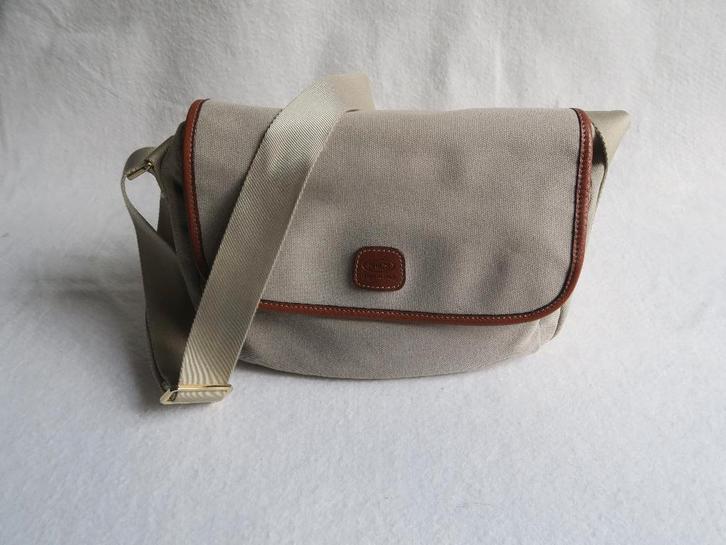 Brics Sorrento Canvas Messenger tas  beige, Sieraden, Tassen en Uiterlijk, Tassen | Schoudertassen, Gebruikt, Overige merken, Beige