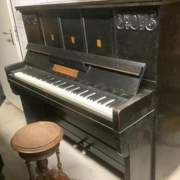 Piano beschikbaar voor biedingen