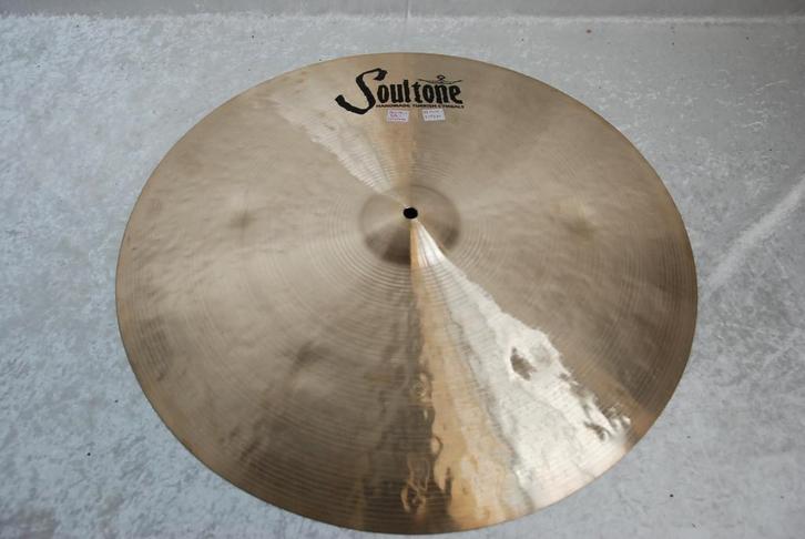 NIEUW!  Soultone Trash prototype crash   2359gr. 22 inch, Muziek en Instrumenten, Instrumenten | Onderdelen, Nieuw, Drums of Percussie