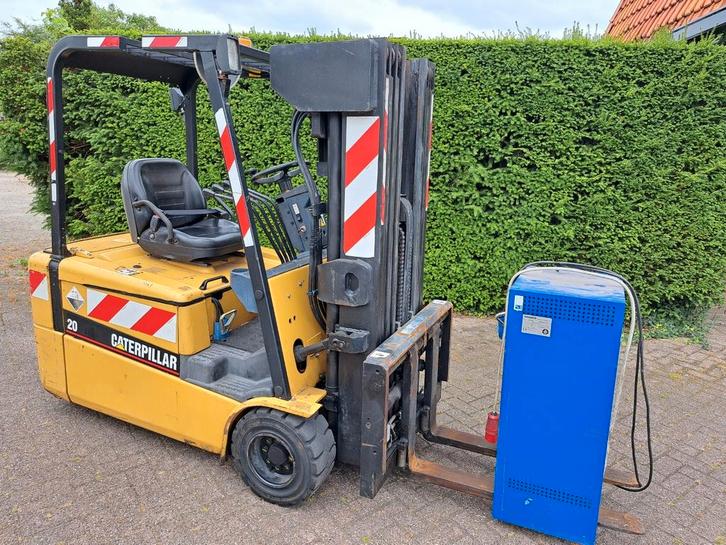 Caterpillair 20 MET QUATROMAST!, vorkenversteller, side sift, Zakelijke goederen, Machines en Bouw | Heftrucks en Intern transport