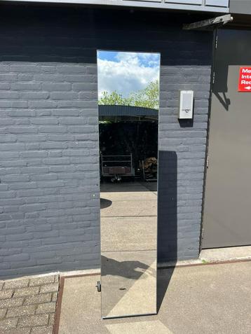 Verrijdbare Spiegel – 180 x 40 cm – Slank & Praktisch beschikbaar voor biedingen