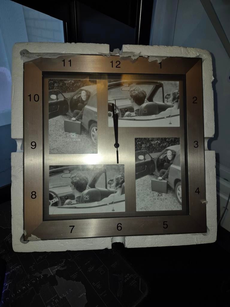 Vierkante fotolijst wandklok chroom - Nieuw!, Huis en Inrichting, Woonaccessoires | Klokken, Ophalen, Nieuw, Analoog, Wandklok