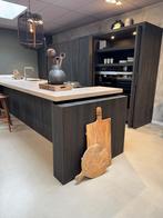 showroomkeuken zeer exclusief miele met groot eiland, Huis en Inrichting, Ophalen, Overige typen, Met kookeiland, Graniet of Steen