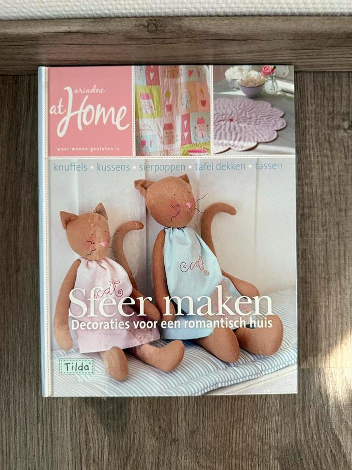 Boek ariadne at home Tilda Sfeer Maken, Boeken, Hobby en Vrije tijd, Zo goed als nieuw, Borduren en Naaien, Geschikt voor kinderen