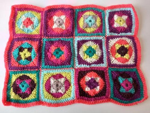 Gondas Creaties Retro Vintage dekentje granny square nr. 3, Huis en Inrichting, Woonaccessoires | Plaids en Woondekens, Nieuw