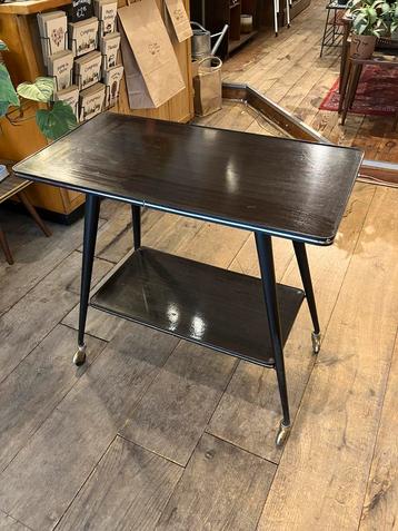Vintage sidetable met wielen beschikbaar voor biedingen