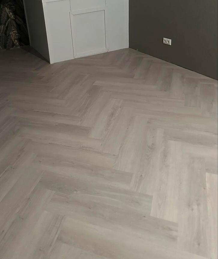 Nieuwe PVC Klik Vissengraat Vloer - 14m2 Restpartij, Doe-het-zelf en Verbouw, Vloerdelen en Plavuizen, Zo goed als nieuw, Vloerdelen of -planken