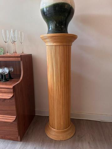 Rotan zuil plantenstandaard bamboe jaren 70 beschikbaar voor biedingen