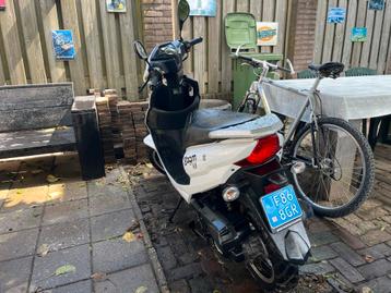 Snorfiets Agm Fly beschikbaar voor biedingen