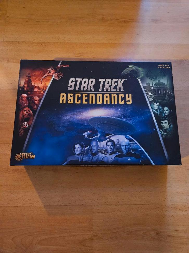 Star Trek Ascendancy core game + Borg Assimilation tka, Hobby en Vrije tijd, Gezelschapsspellen | Bordspellen, Nieuw, Een of twee spelers