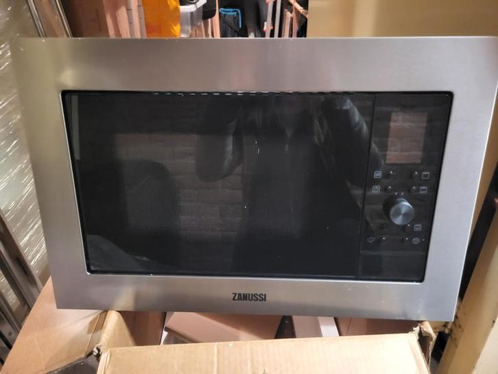 Zanussi Inbouw Magnetron, Witgoed en Apparatuur, Magnetrons, Gebruikt, Inbouw, Magnetron, 45 tot 60 cm, Draaiplateau, Ophalen of Verzenden