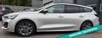 Ford Focus Wagon 1.0 EcoBoost Hybrid ST Line in stijl volgri, Handgeschakeld, Hybride Elektrisch/Benzine, 3 cilinders, 999 cc