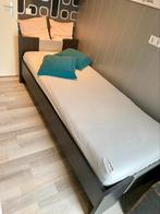 Lang 1 persoons 220 bed en matras in nieuw staat, Ophalen, 90 cm, Eenpersoons, Zo goed als nieuw