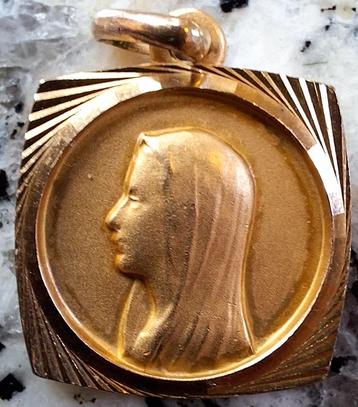 Hanger met Dubbelzijdig Design beschikbaar voor biedingen