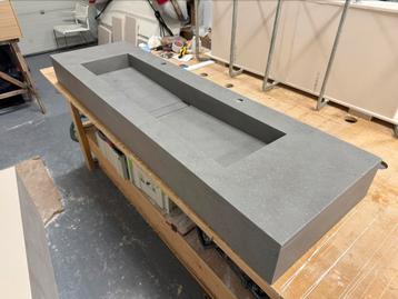 Corian dubbele wastafel 1.75 mtr betonlook beschikbaar voor biedingen